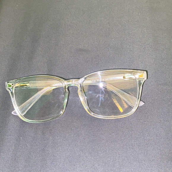 Blue Light Glasses with Clear Frames - Picture 3 of 3